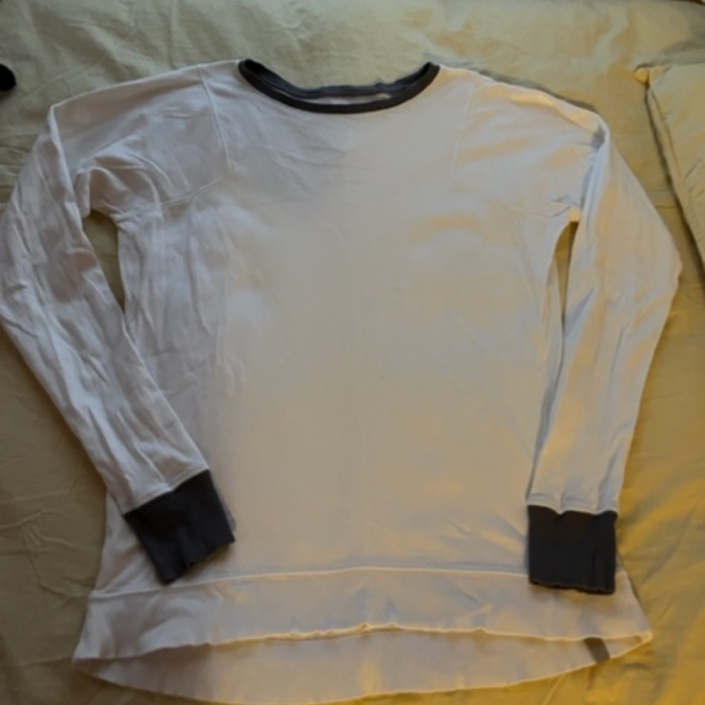 Lunya Sleep lightweight sweatshirt Medium